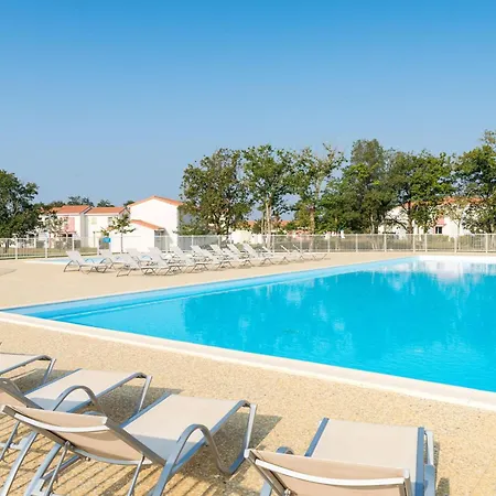 Shoreside Sanctuary In The Vendee * Talmont-Saint-Hilaire